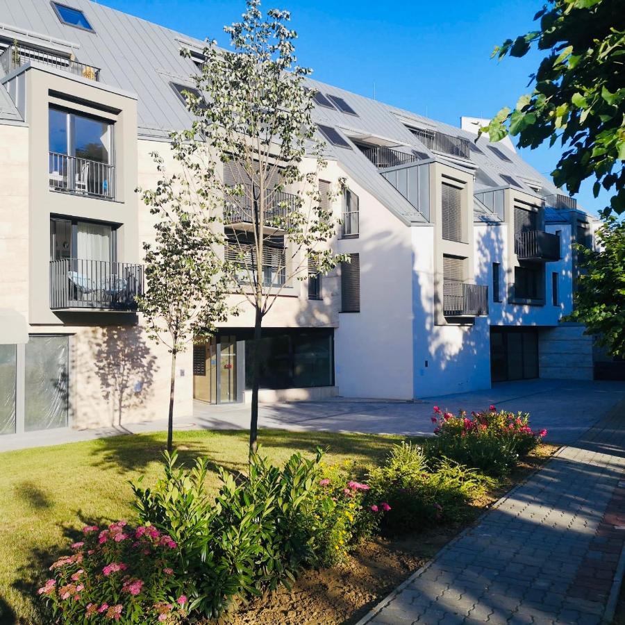 Lilie Appartement In Heviz Mit Tiefgarage, New And Modern エクステリア 写真